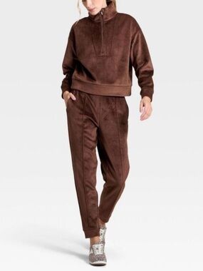 Matching 2 piece brown Velvet velour set